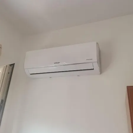 - 50m De La