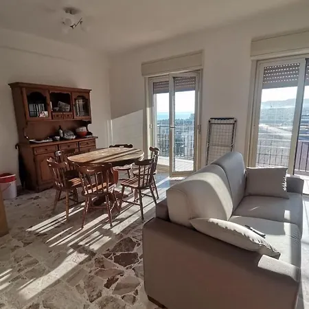 Apartment - 50m De La