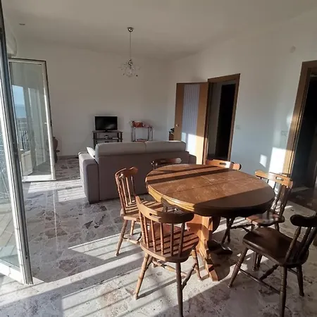 Apartment - 50m De La *